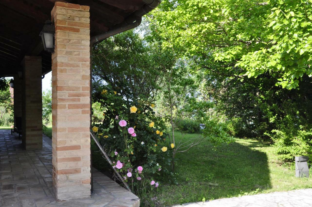Luci Sui Monti Bed & Breakfast Sarnano Exterior photo