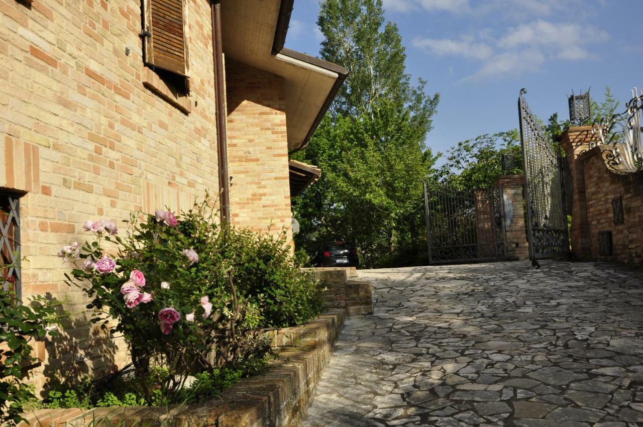 Luci Sui Monti Bed & Breakfast Sarnano Exterior photo