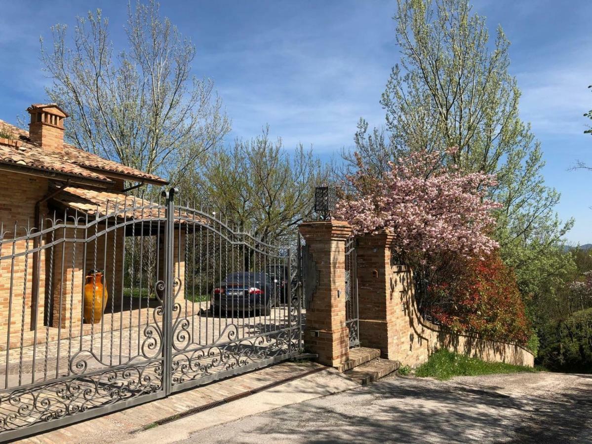 Luci Sui Monti Bed & Breakfast Sarnano Exterior photo