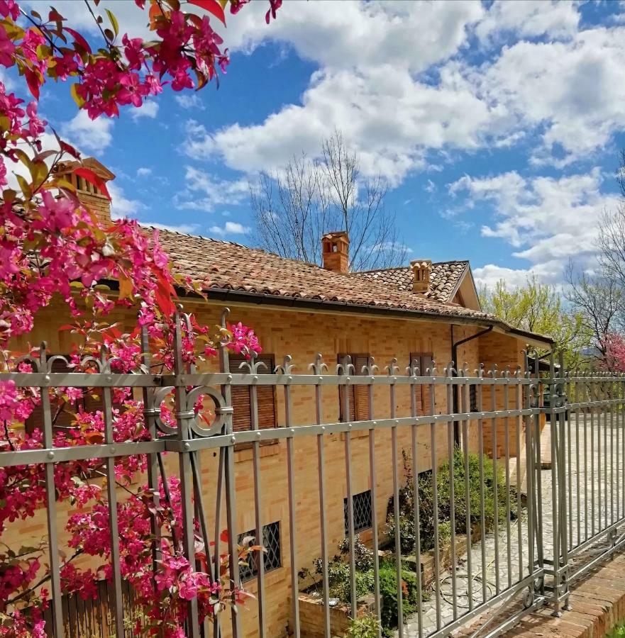 Luci Sui Monti Bed & Breakfast Sarnano Exterior photo